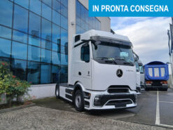 1 Trattore stradale eActros 600 LS 4x2 elettrico in pronta consegna