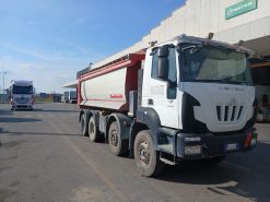 Truck Astra HD9 84.51-8x4 480 HP Euro 5 equipped with Andreoli rear tipper hydraulic