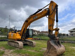 JCB JS 330